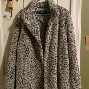 Kenneth Cole Gray Leopard Print Teddy Jacket
